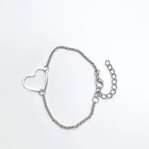 Minimal & Simple Silver Tone Open Heart 6.5” Chain Bracelet. Heart is .75” tall